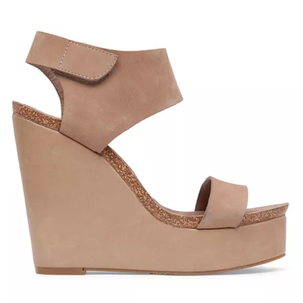Vince Camuto Velista Tan Wedge Sandals 9